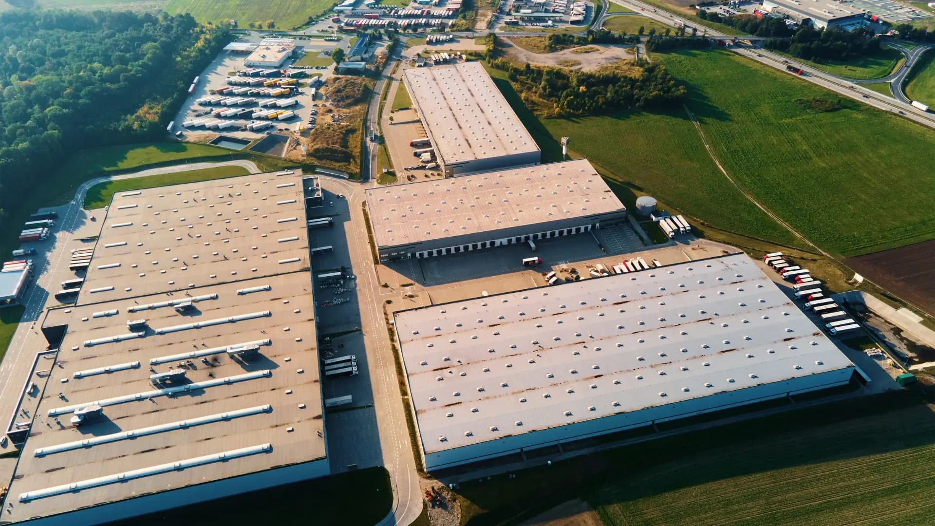 Aerial view of the modern Akzenta warehouse facility, showcasing the logistics infrastructure used for efficient European distribution.
