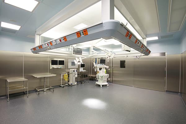 ADMECO operating-theatre installation at Privatklinik Linde (Hirslanden group).